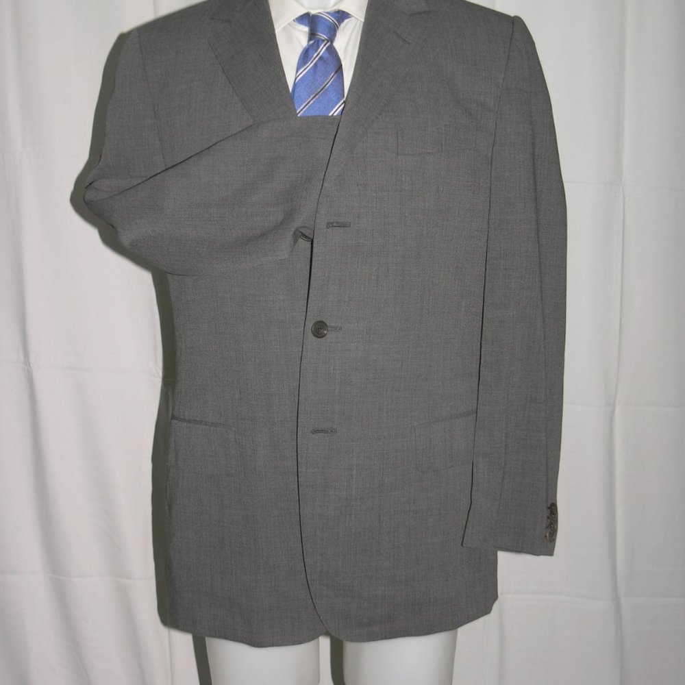Gucci Tom Ford Era Gray Solid Woven Three Button … - image 4